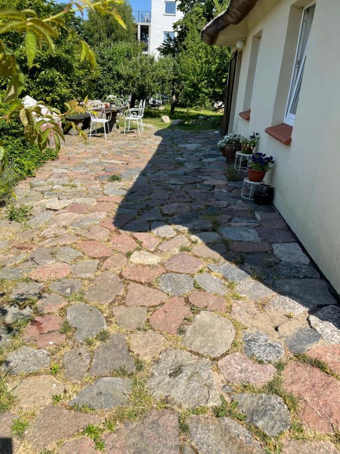 Oaza Pod Strzecha Klimatyczny Dom Z 3 Sypialniami Na Wylacznosc Z Kominkiem I Duzym Ogrodem Ustronie Morskie Exterior photo